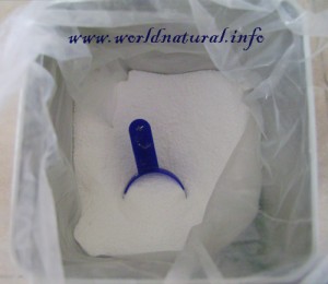 открытый вид банки порошка